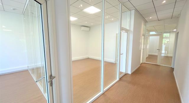 AGEN CENTRE - LOCATION LOCAL PROFESSIONNEL RÉNOVÉ CLIMATISÉ 111 M²