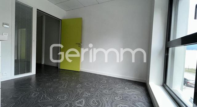 Location - Immeuble de bureaux - 71,28 m² - VOIRON