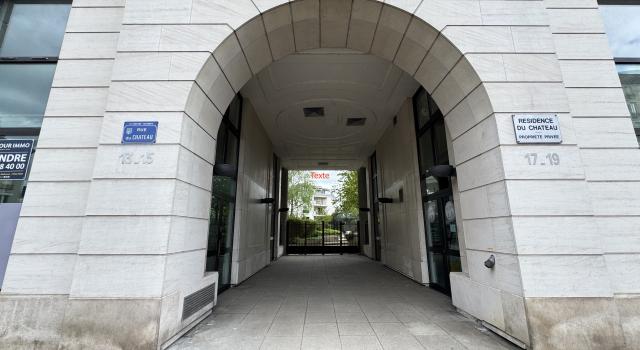 LOCAL PROFESSIONNEL — en excellant état
