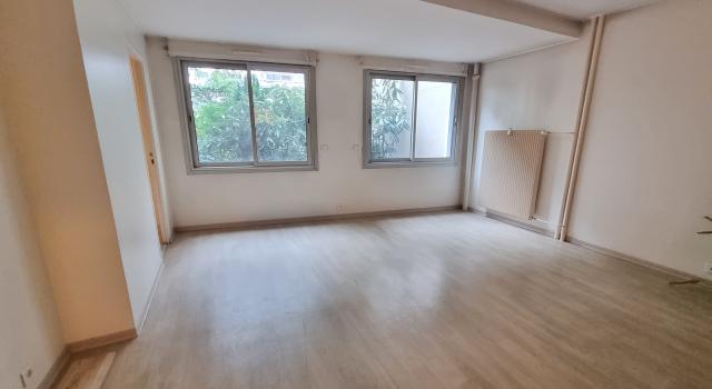 LOCAL PROFESSIONNEL - RUE LECOURBE