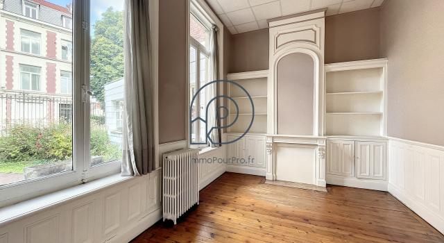 Rdc pour profession libérale : 2 lots de 136 m2 et 163 m2