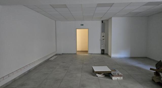 TAMPON - LOCAL / BUREAU DE 121M²