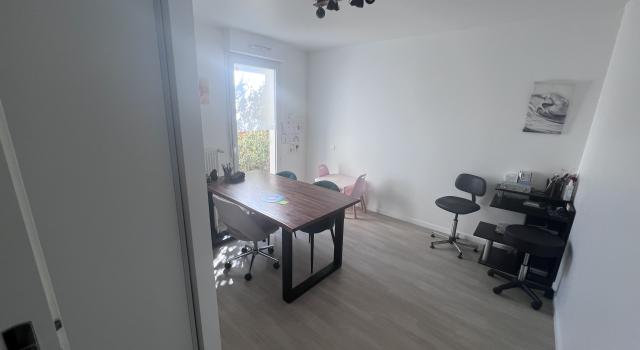 Cabinet 14,5 m² à louer à Conflans-Sainte-Honorine – temps plein – 847 € / mois