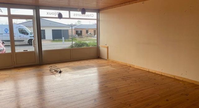 Montrevel en Bresse - A louer local commercial
