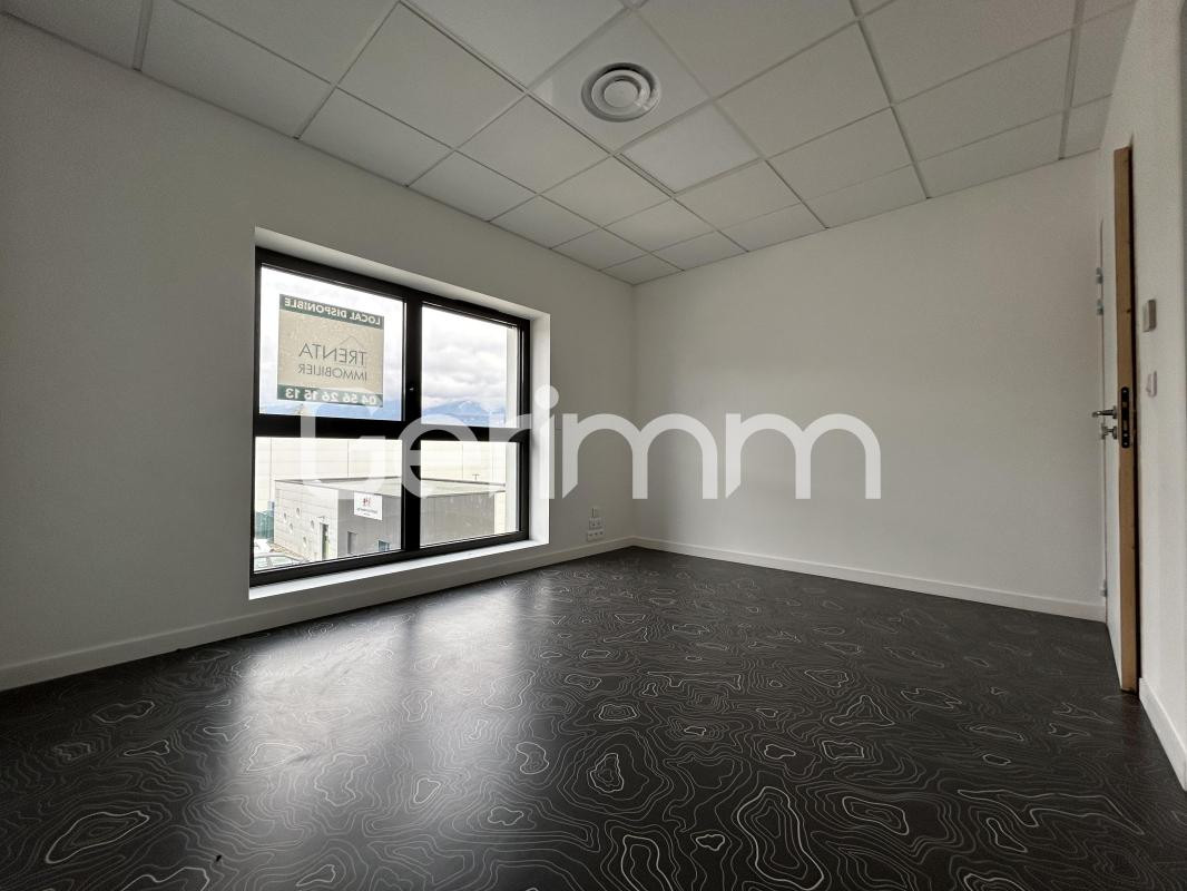 Location - Immeuble de bureaux - 71,28 m² - VOIRON