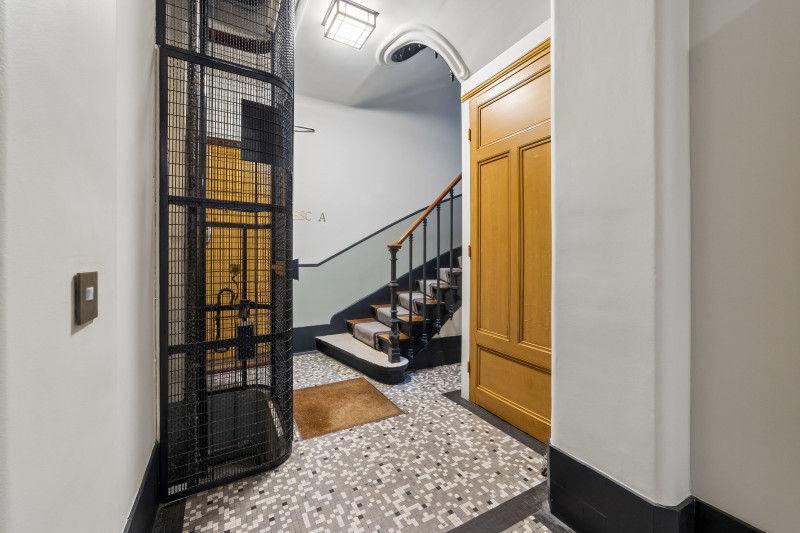 PARIS 15e – 91,5 m² – 4 PIÈCES + LABORATOIRE – IDÉAL CABINET MÉDICAL / PARAMÉDICAL