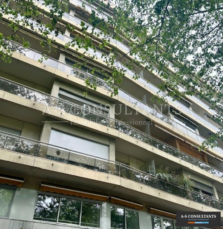 BUREAUX - LOCAUX PROFESSIONNEL à vendre