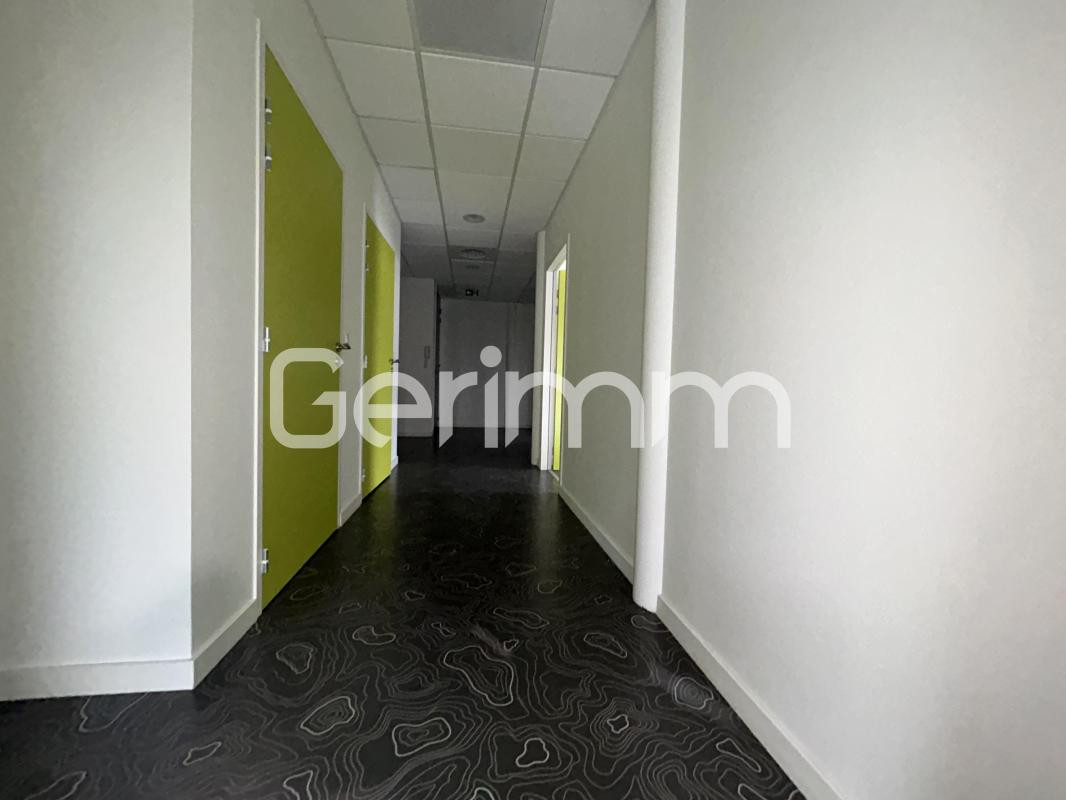 Location - Immeuble de bureaux - 71,28 m² - VOIRON