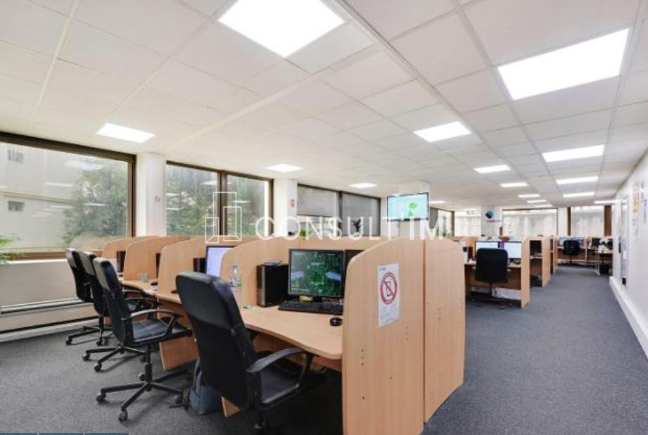 A louer bureaux  avec vue dégagée sur jardin et la Tour eiffel