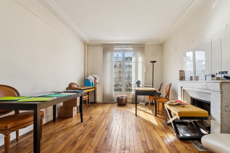 PARIS 15e – 91,5 m² – 4 PIÈCES + LABORATOIRE – IDÉAL CABINET MÉDICAL / PARAMÉDICAL