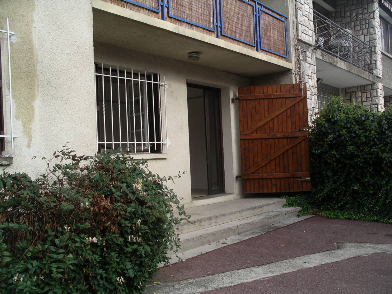 Local professionnel Roseraie 56m² indépendant