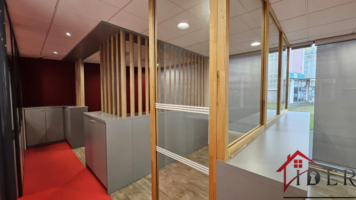 Local commercial ou bureaux / Vitrine RDC / XAVIER MARMIER