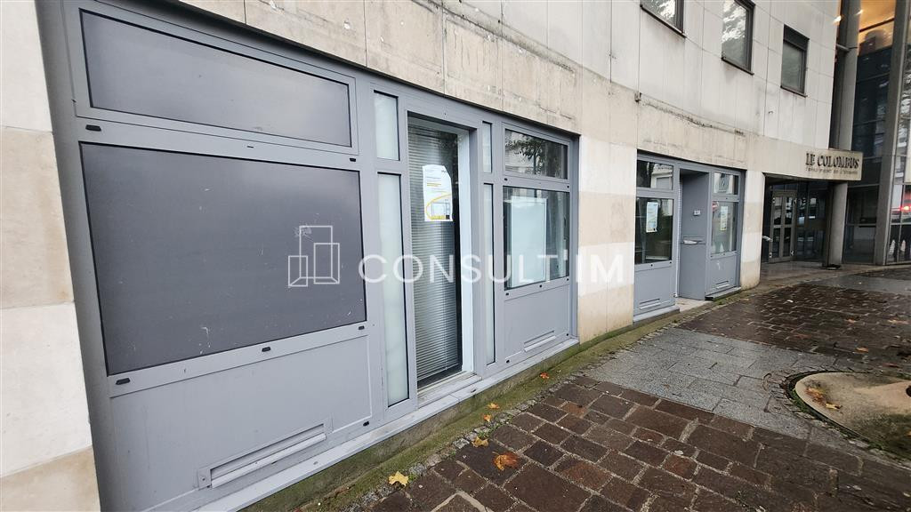 A louer bureaux en bon état à la frontière entre Courbevoie et La Garenne Colombes