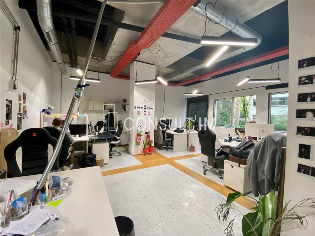 Bureaux atypique à louer de 308m² dans le 17ème