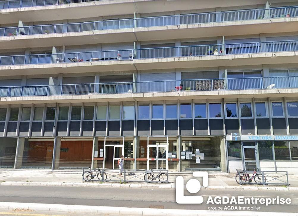 Location - Bureau - 218 m² - 28 000 €/an HC HT -