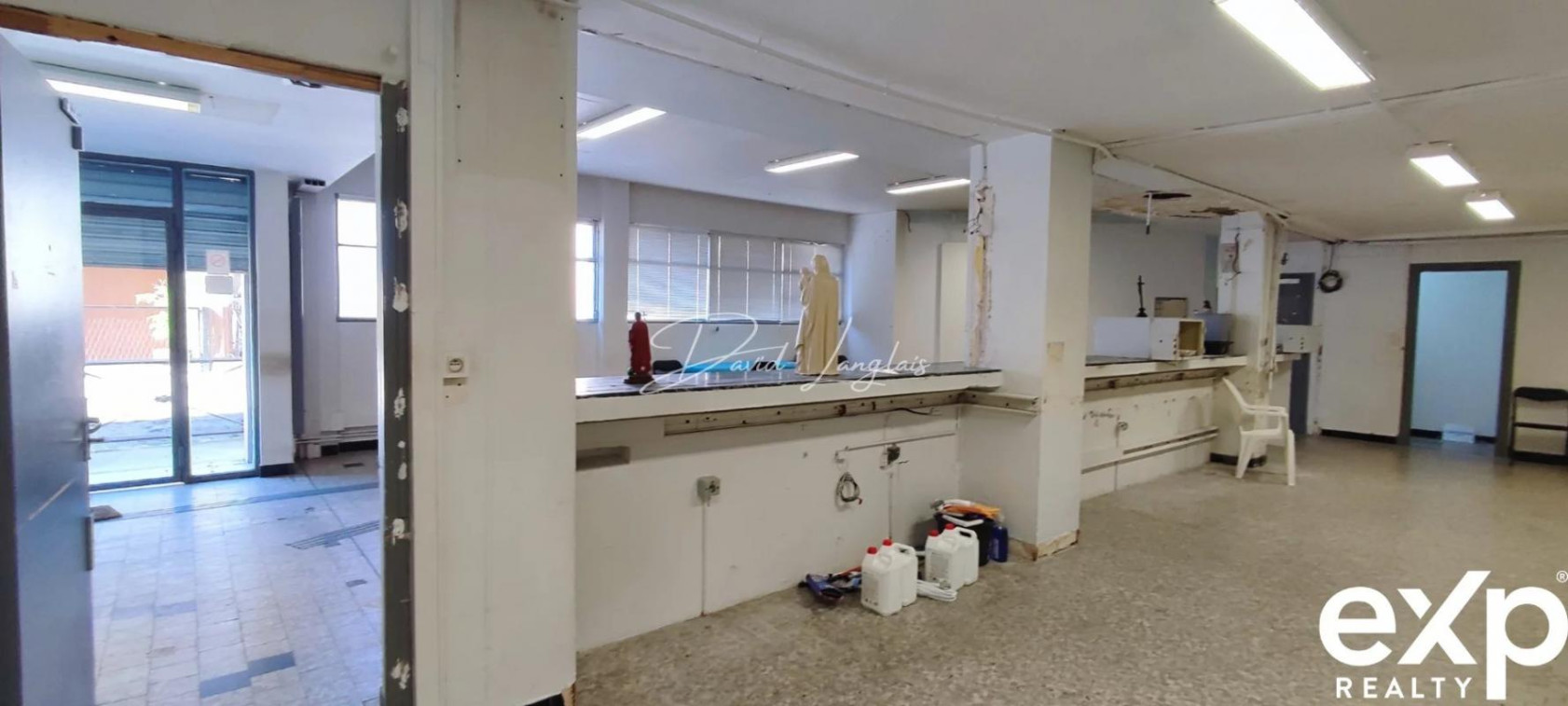 Local Commercial Exceptionnel 315m² à Vallauris (200m Centre-Ville) - Multiples Possibilités !