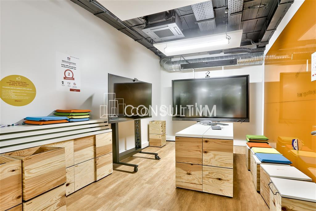 A louer, bureaux climatisés avec belle verrière zénithale