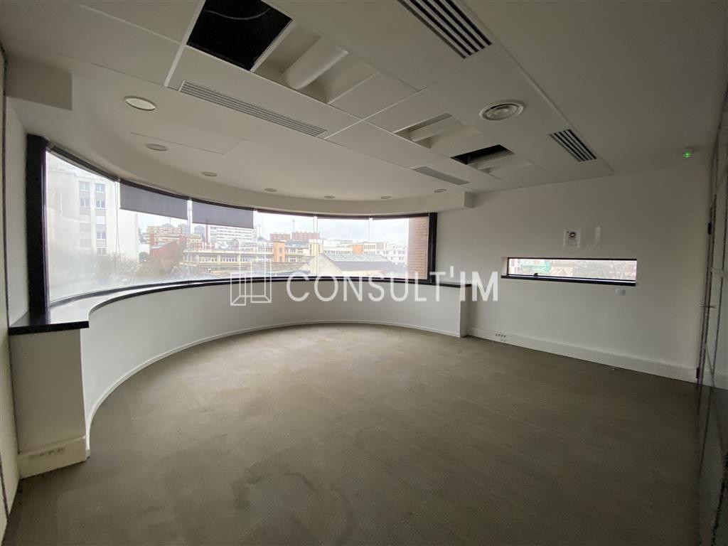 A 5 min du métro Métro Marie d'Ivry, à louer bureaux modulables