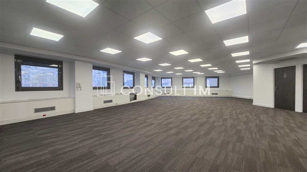 A louer bureaux en bon état à la frontière entre Courbevoie et La Garenne Colombes