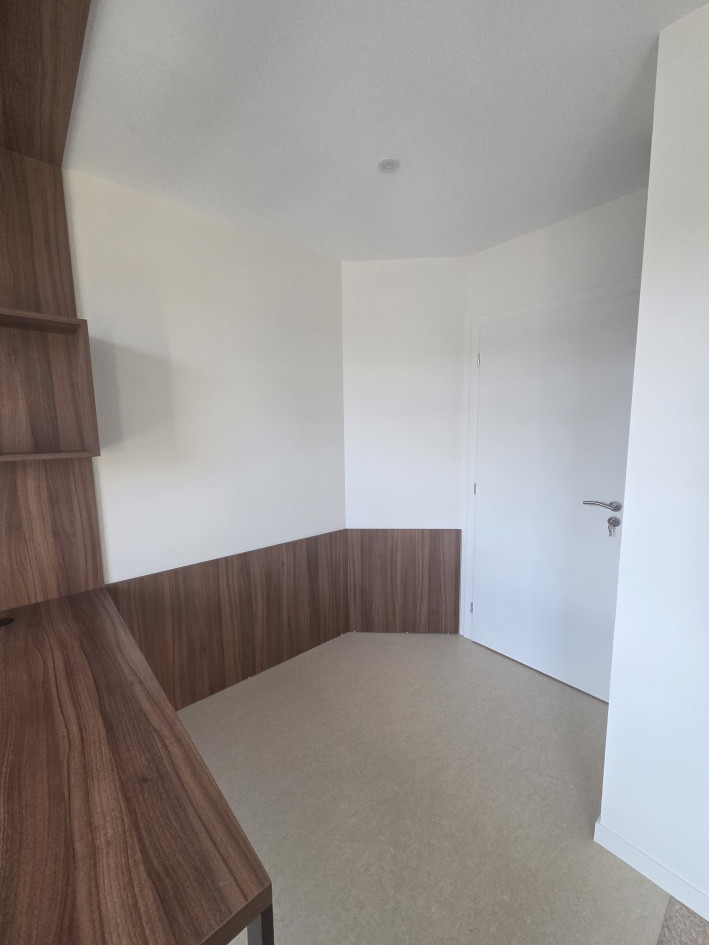 local 14m2 lumineux dans un cabinet de sage femme tout neuf