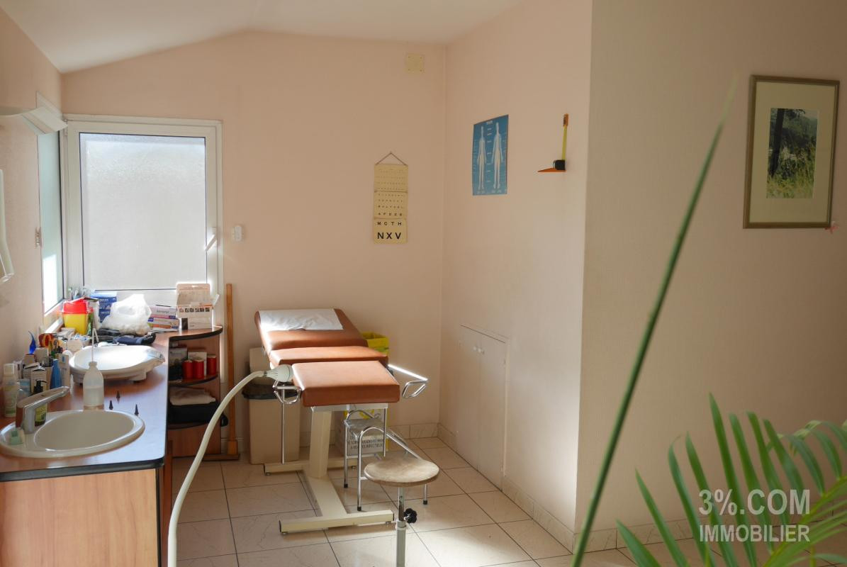 LOCAL Professionnel Cabinet Médical 128 m2 + STUDIO et JARDI