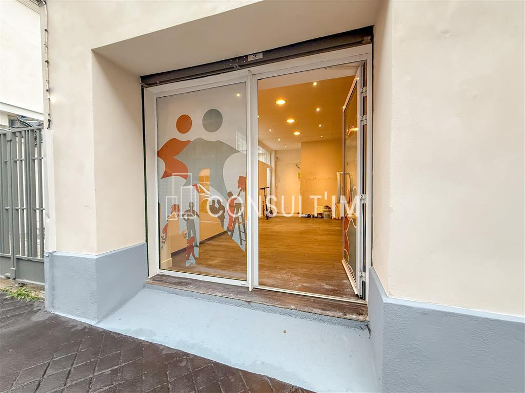 Boutique avec parking de 50 m²