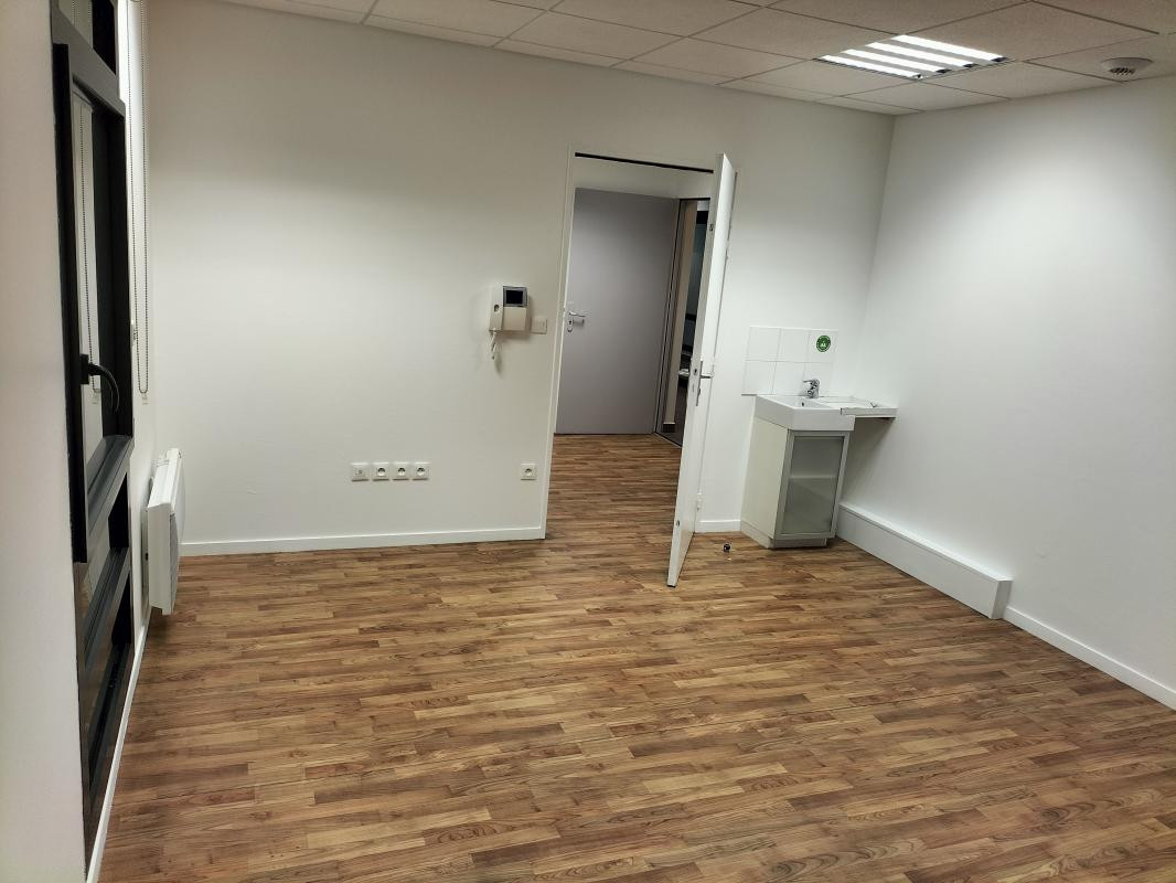 Bureaux T 26m² - Allonne - 1898.4.4