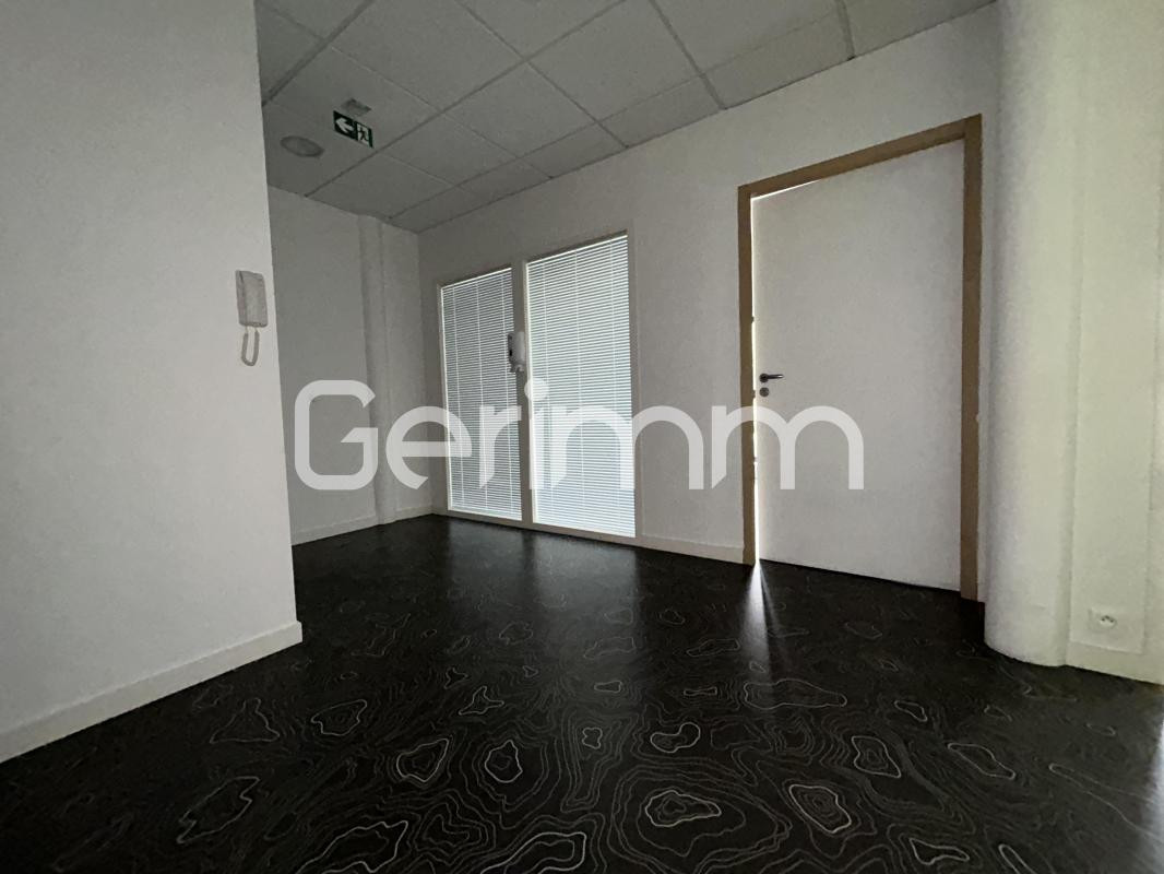 Location - Immeuble de bureaux - 71,28 m² - VOIRON