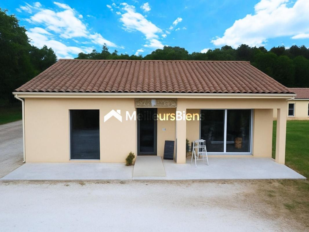 Maison et/ou local professionnel – Construction récente avec jardin – Douville