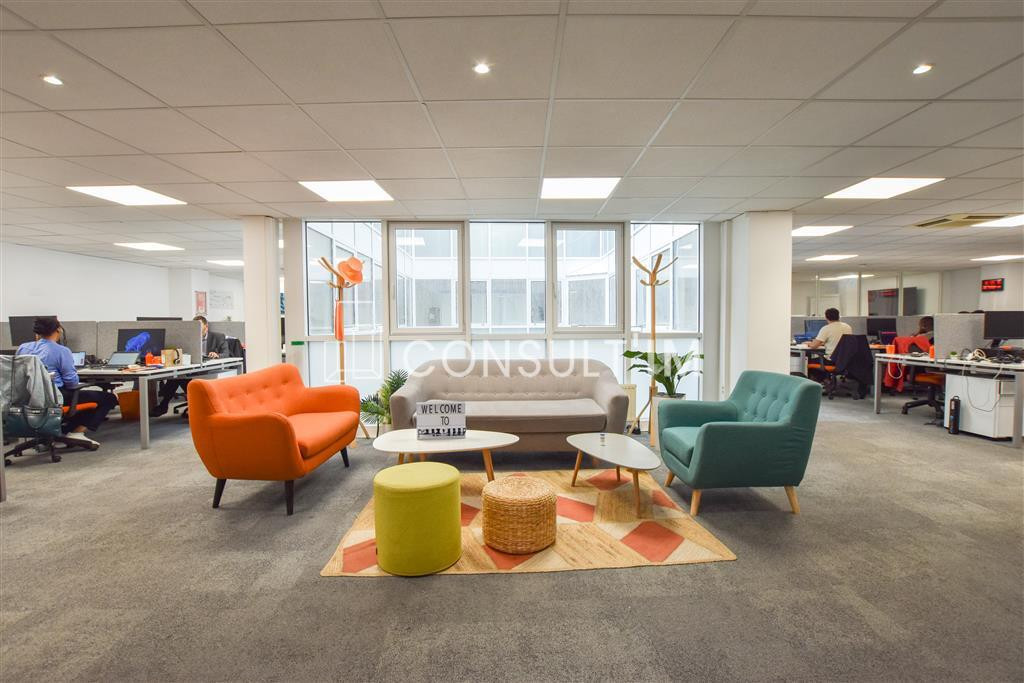 Rue du Louvre bureaux en R+1 de 516 m²