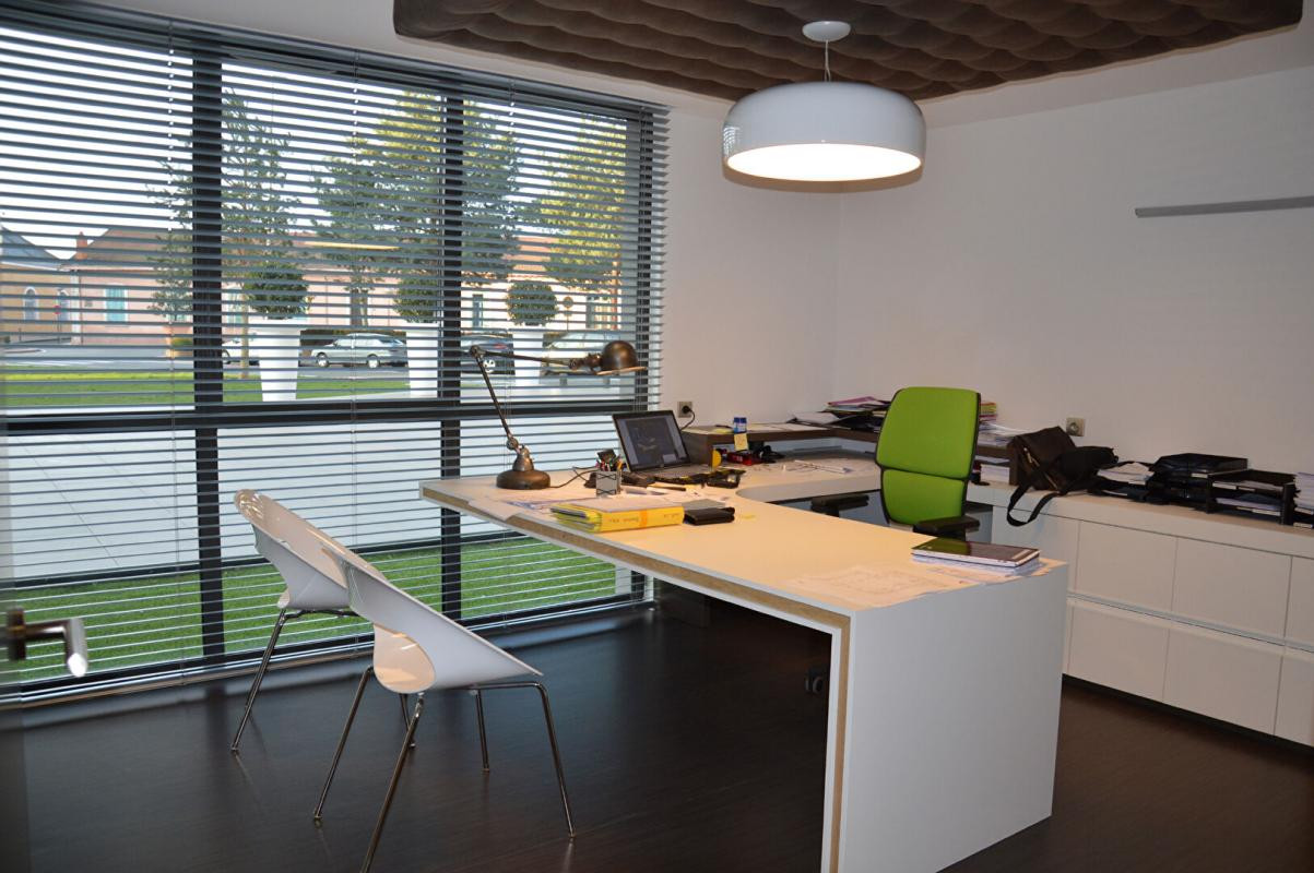 Local professionnel ROANNE - 180.80 m2