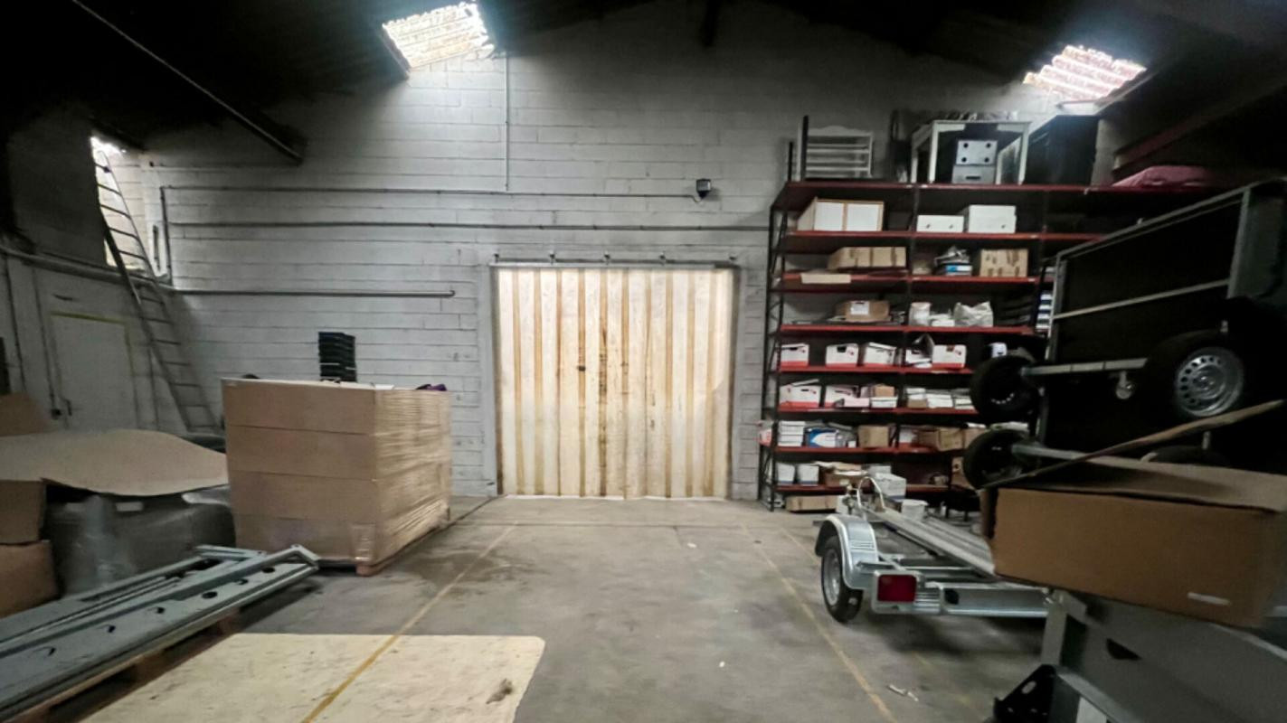 ATELIER 288 m2 avec  bureau et  4 appartements loués