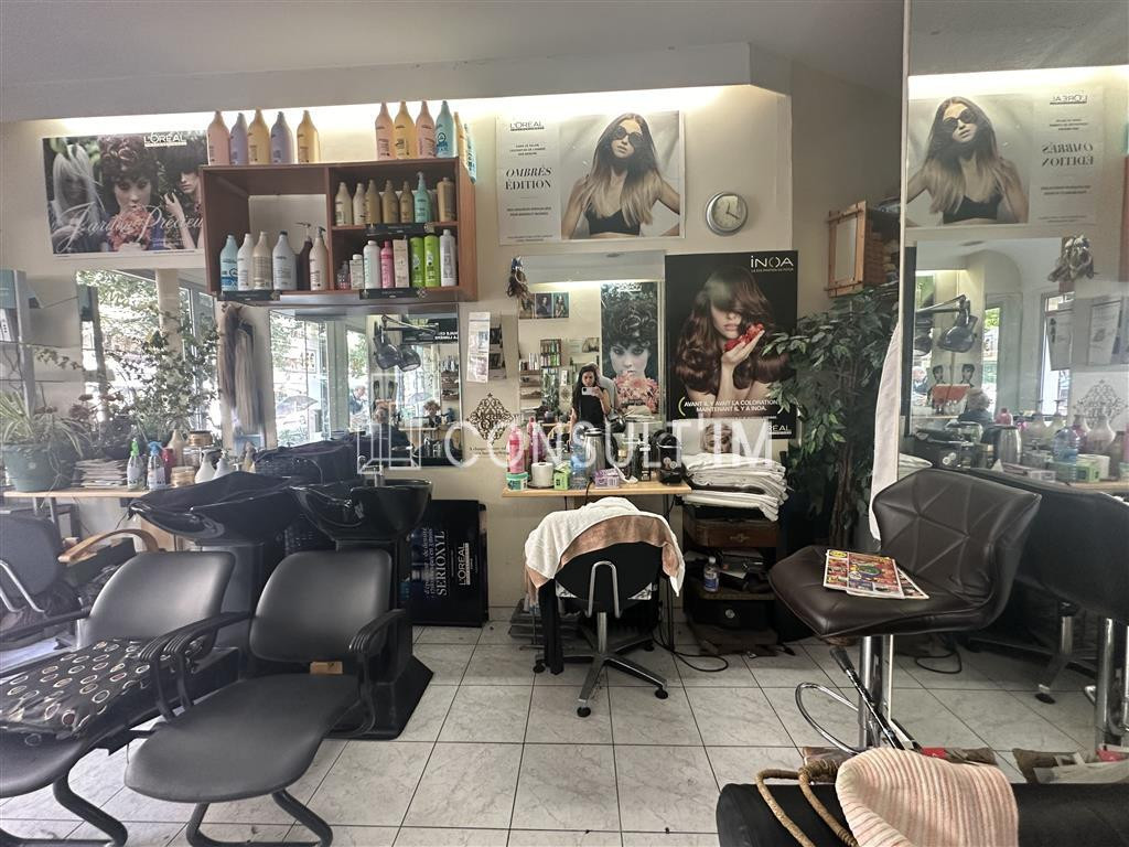 République, boutique en location pure