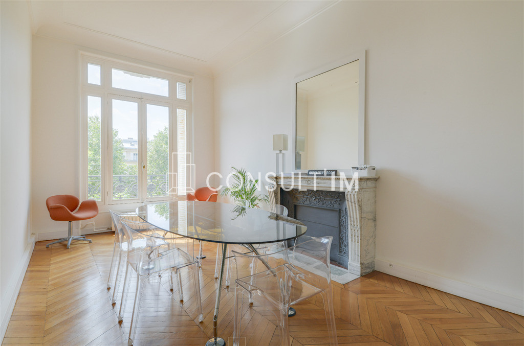 Immeuble Haussmannien entièrement rénové