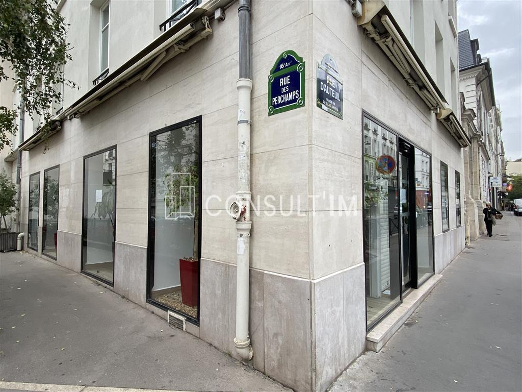 A LOUER IMMEUBLE INDEPENDANT EN R+3
