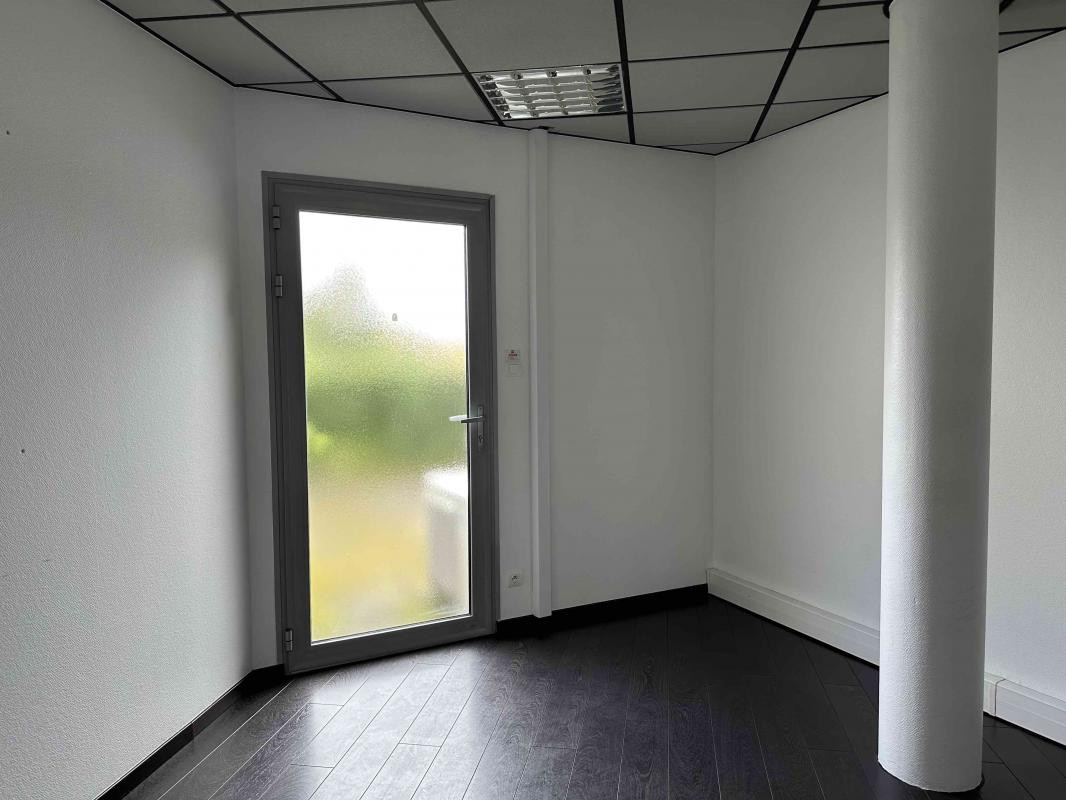 REZE-LES SORINIERES / Local commercial (Bureau / Commerce)