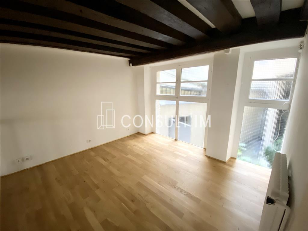 Entre Etienne Marcel et Rambuteau, locaux atypiques avec hauteur sous plafond