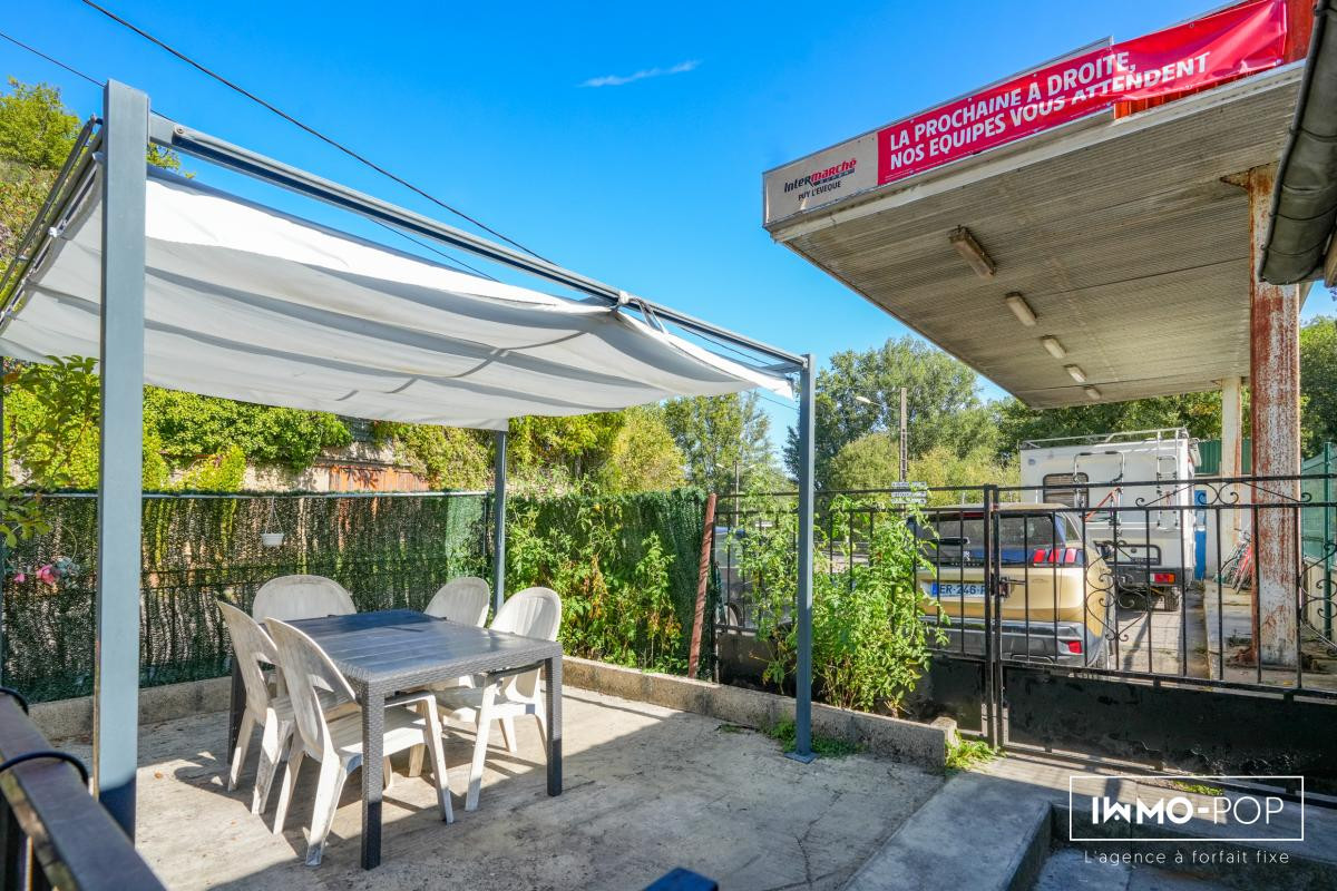 Immeuble de 260m2 à Puy-l'Evêque