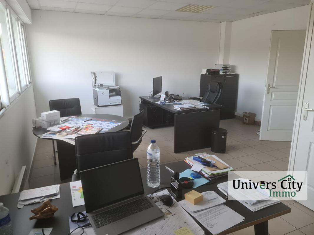 LOCATION  ENTREPOT/ATELIER 520 M2 dont 40 m2 BUREAUX