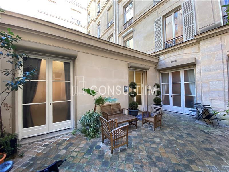 MIROMESNIL - CALME SUR COUR