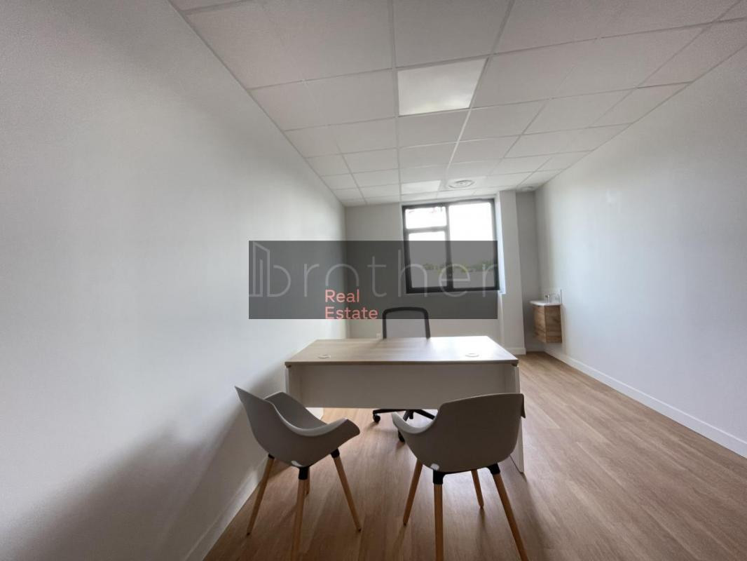A louer Bureaux 1240.36m2 Bruges Lac - bruges