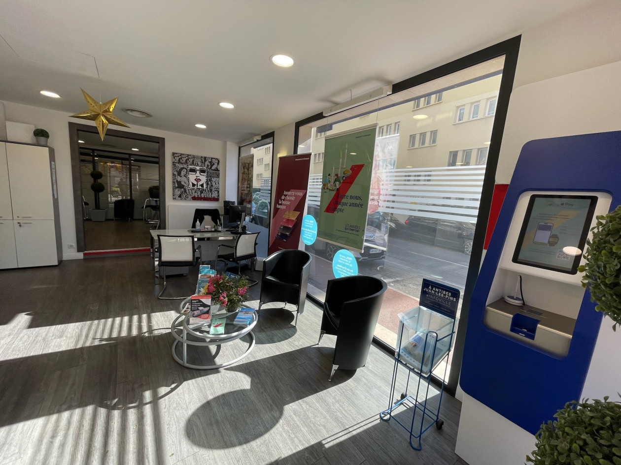VENTE MURS COMMERCIAUX - LOCAL D'ANGLE A 100 M DE LA MER