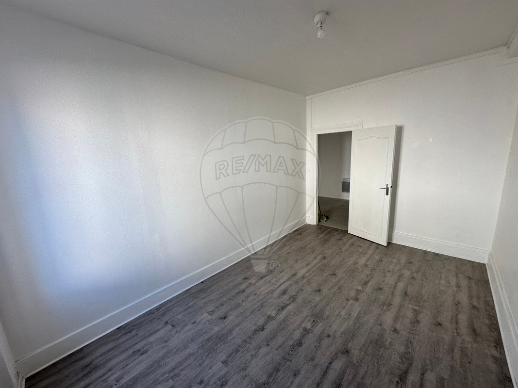Immeuble 7 chambre(s) à vendre