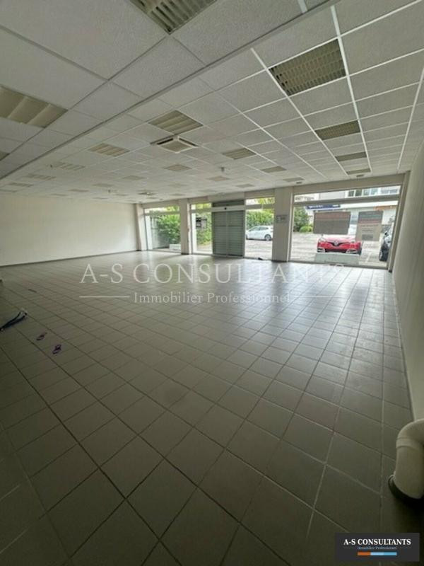 LOCAL COMMERCIAL-PROFESSIONNEL A LOUER