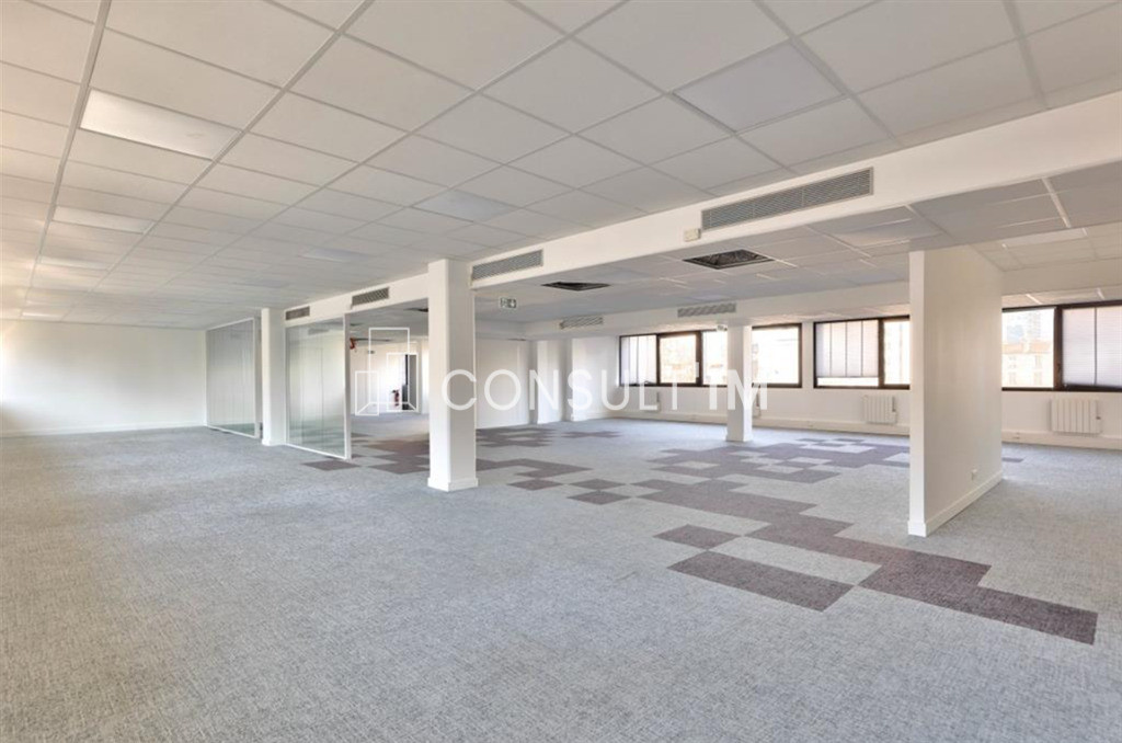 Porte d'Italie - environnement commerçant - locaux traversants et modulables