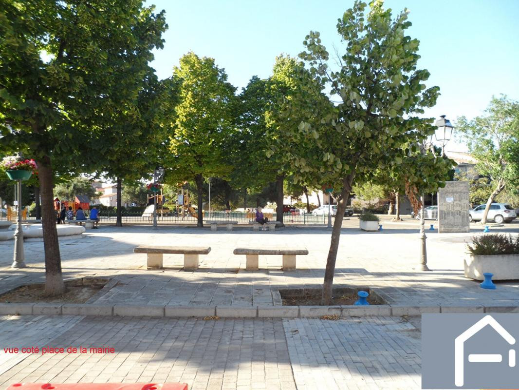 ( poussan 34560 ) Bureaux  rdc  100 m2  avec parking. sortie A9 à 2 km