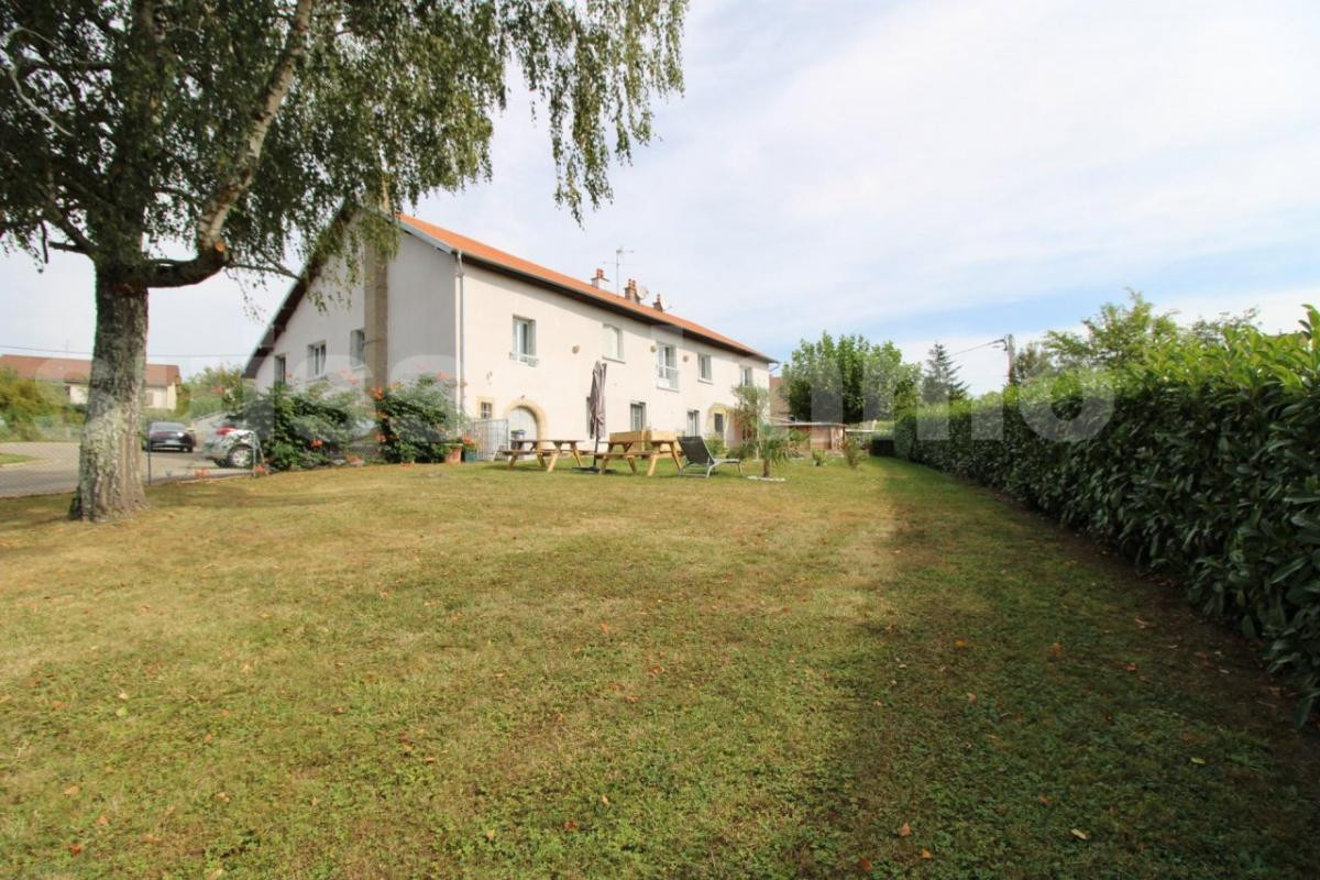 Immeuble - 370.69 m2 - 4 appartements - terrain d'environ 25 ares constructibles