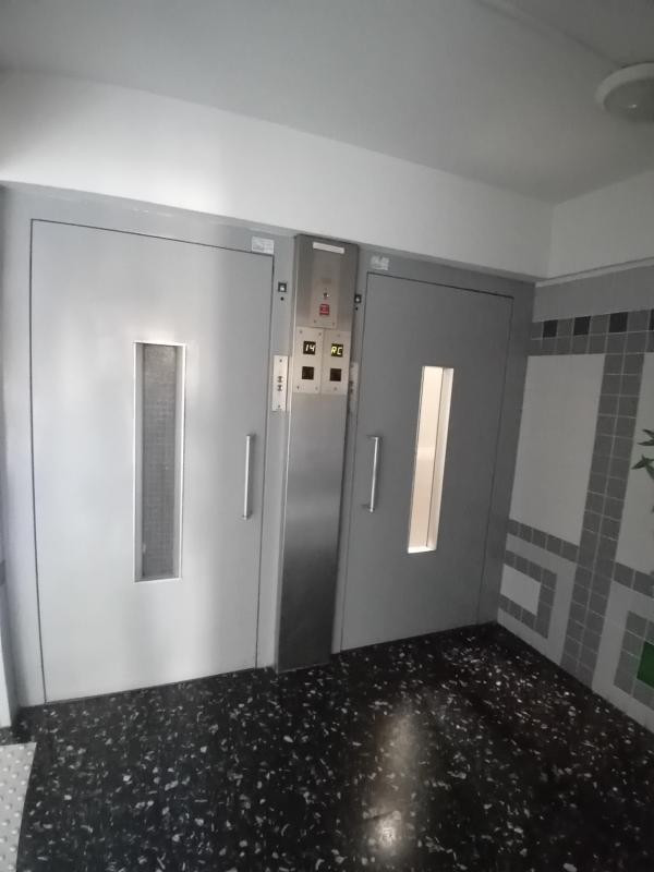 SANS FRAIS - LOCAL 97m² MICHELET PRADO