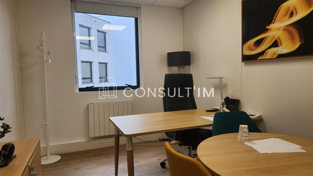 Plateau de bureaux à louer en excellent état