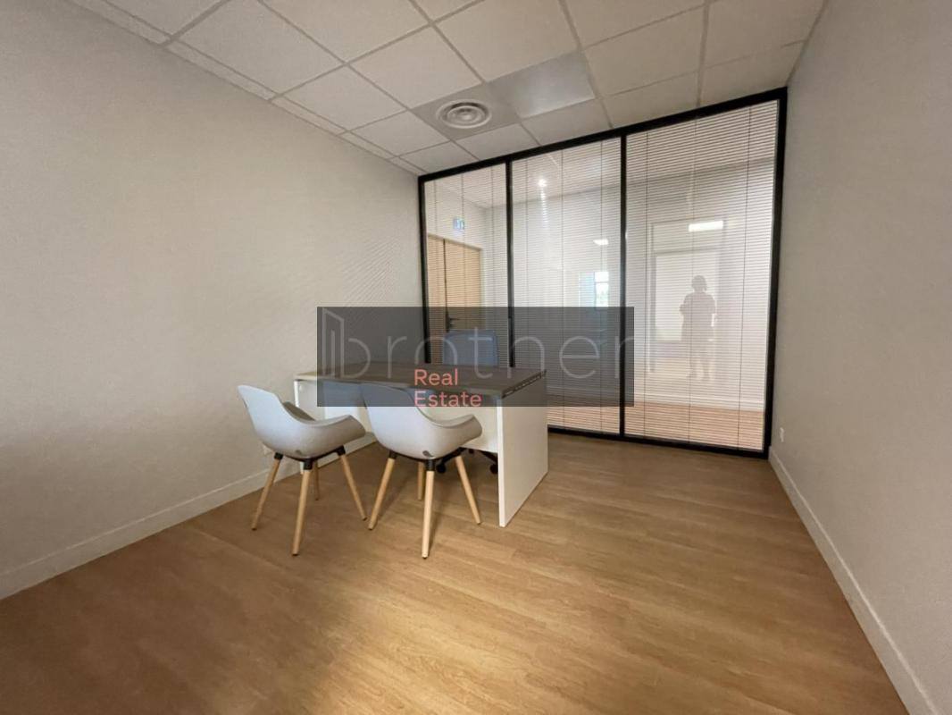 A louer Bureaux 1240.36m2 Bruges Lac - bruges